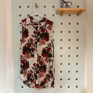 Floral Print Sleeveless Button Up Blouse